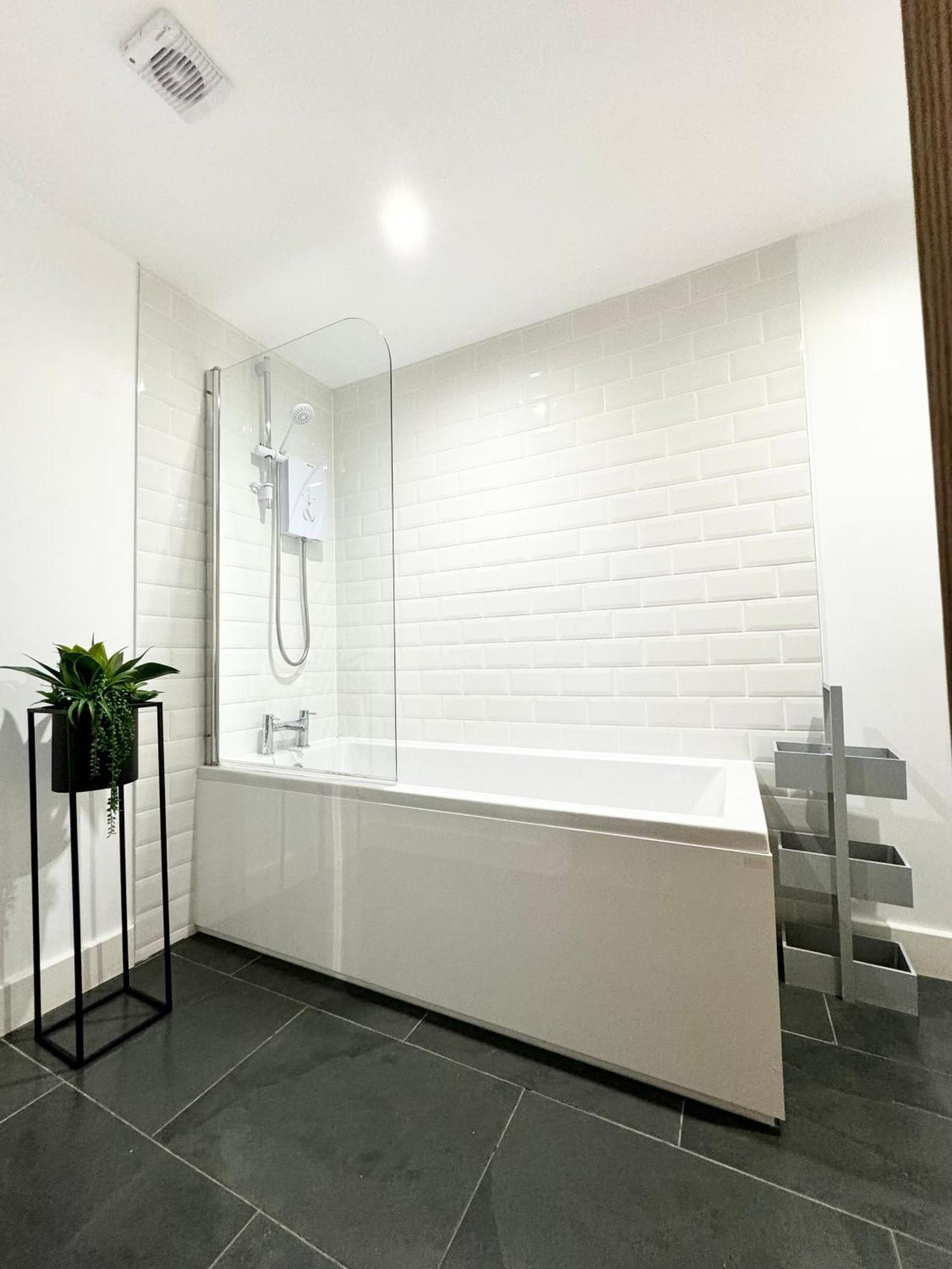 The Kipling Inn, 4 - Bed, Sleeps 7, Pets Welcome *