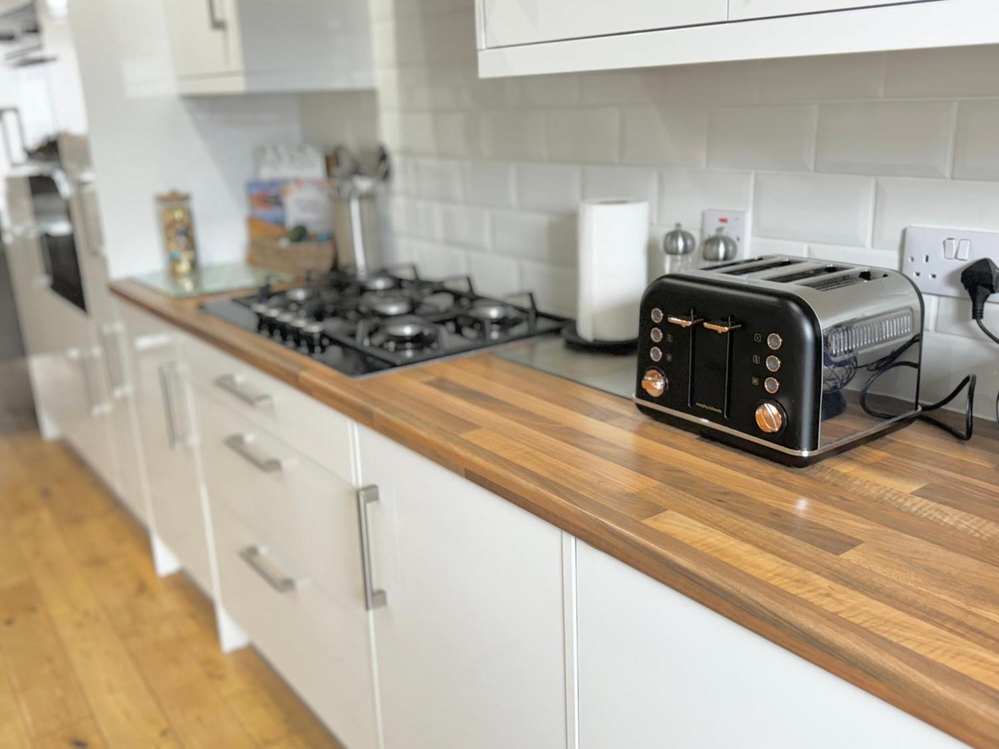 The Kipling Inn, 4 - Bed, Sleeps 7, Pets Welcome *